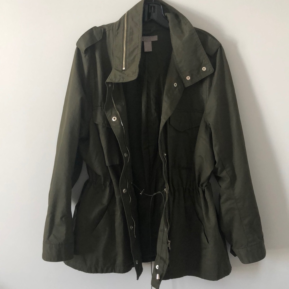 Lightweight zip up jacket.